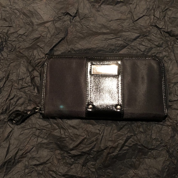 Kenneth Cole Reaction Black Billfold Wallet - Picture 6 of 7